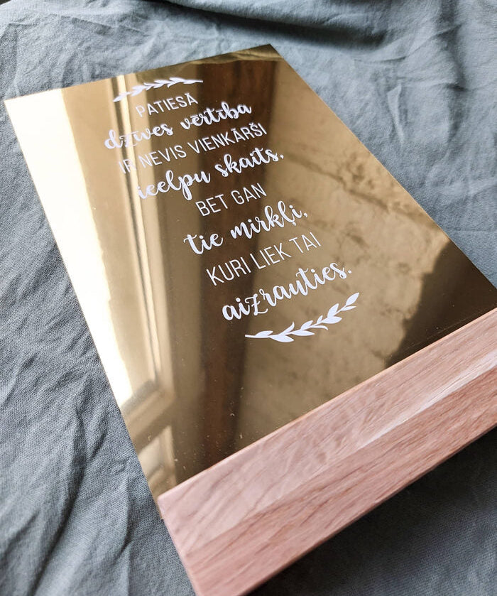 Text/mirror Image