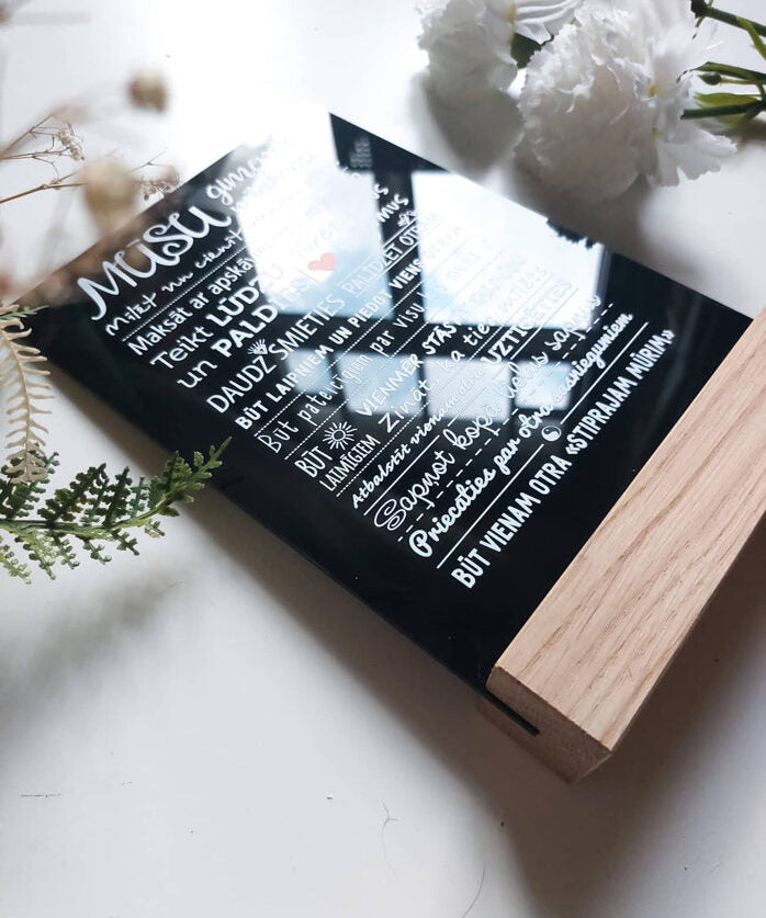 Text/black glass Image